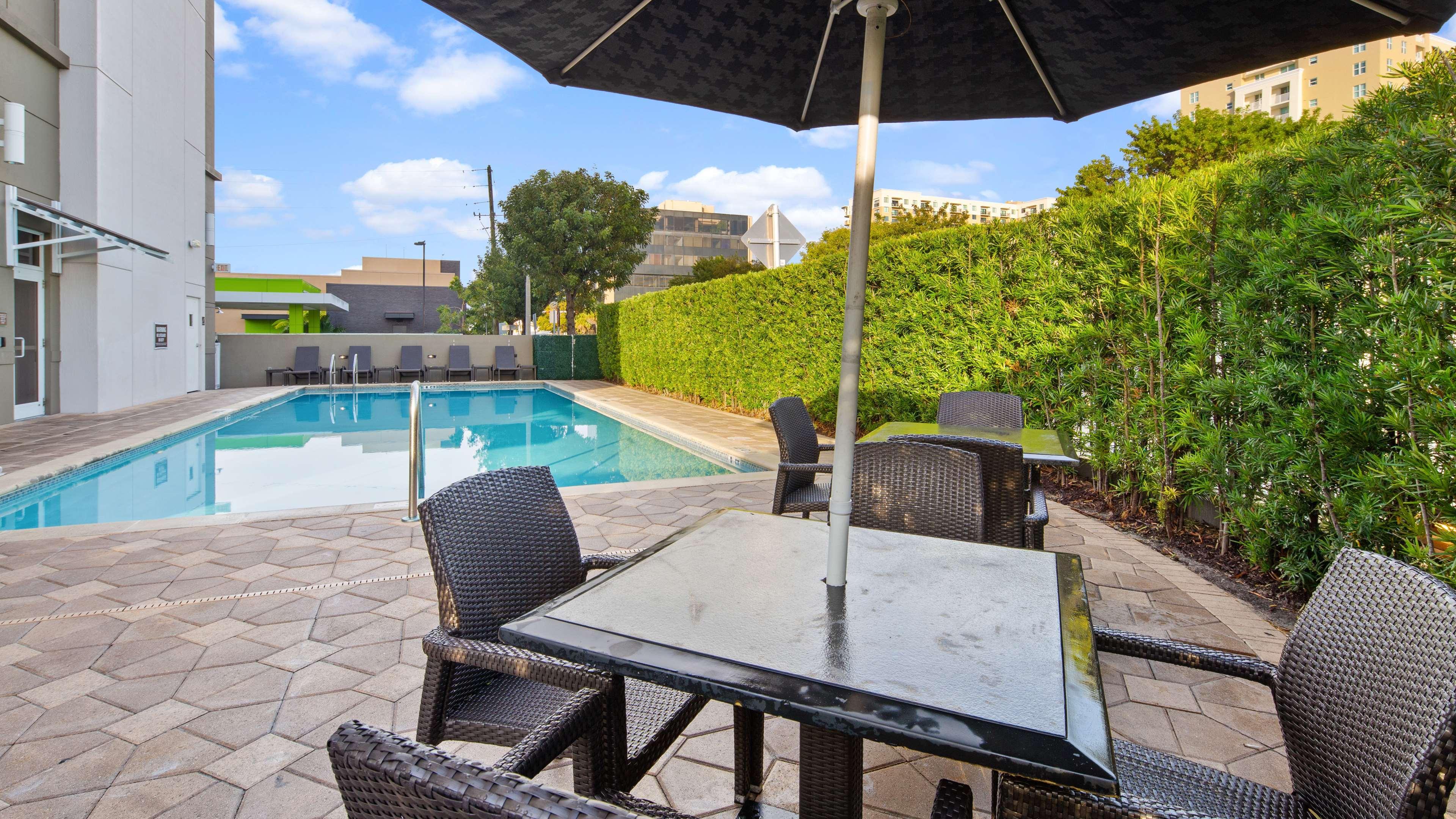 Best Western Plus Miami Intl Airport Hotel & Suites Coral Gables Extérieur photo